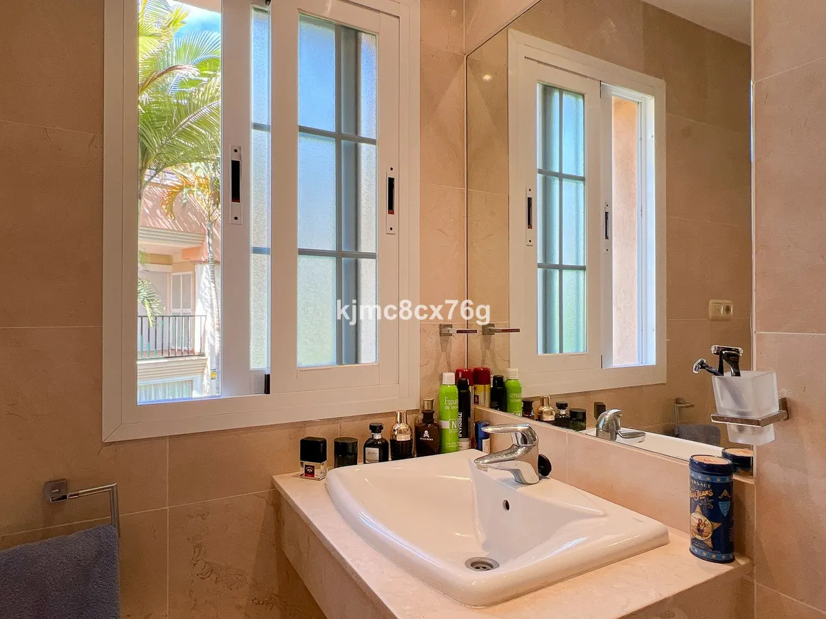 e3bfa00a-3901-405c-a445-f24c3c345908