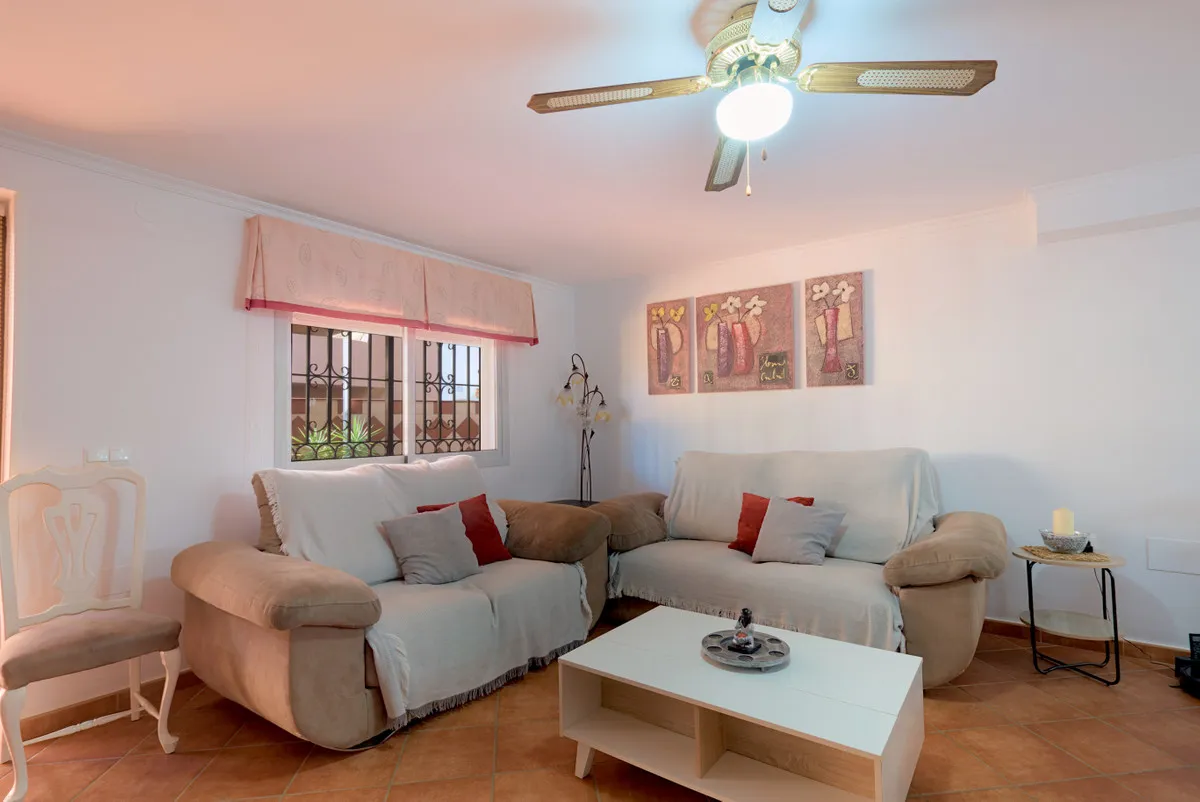 cb33f681-3b62-49a6-8ac5-49956dfc1543