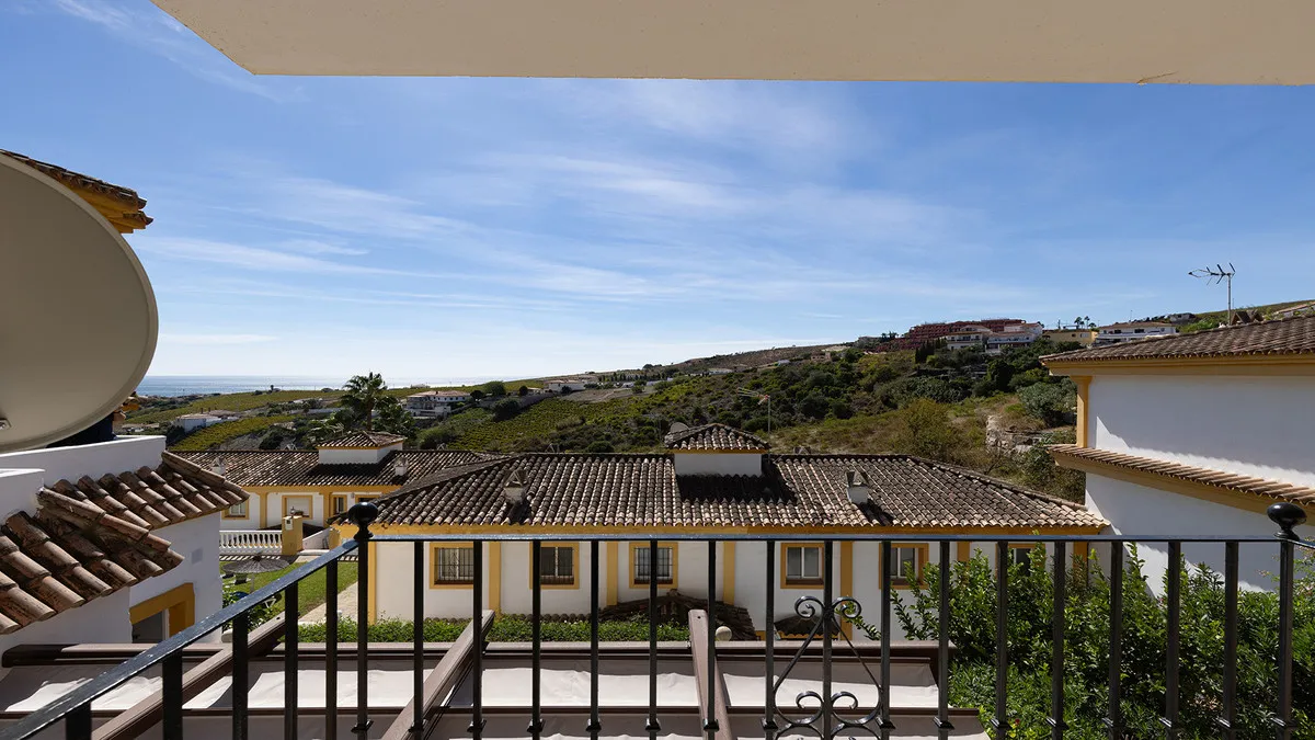 2b165e23-cfa1-43b8-badf-c3181dc2c75e