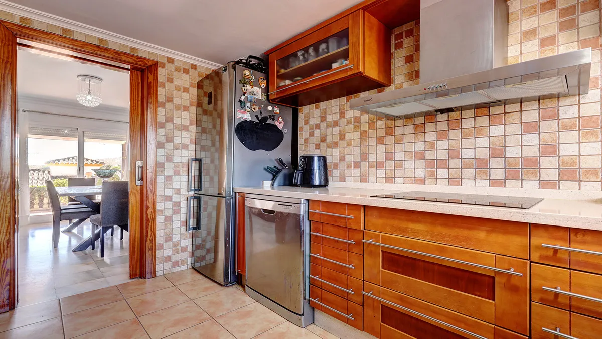 df9cb323-5311-4136-9dcd-26383a7743e0