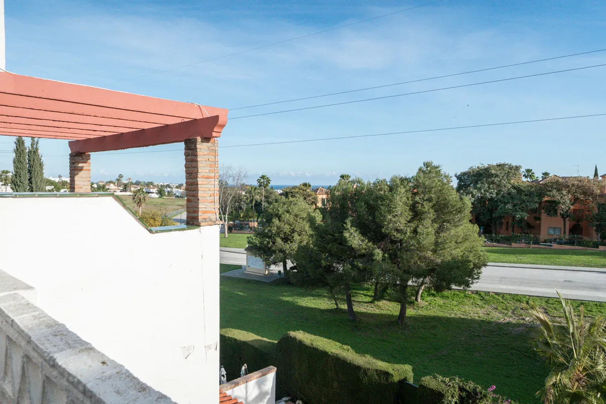 25f25ae6-1ae2-43c4-9b33-2fd231c4684d