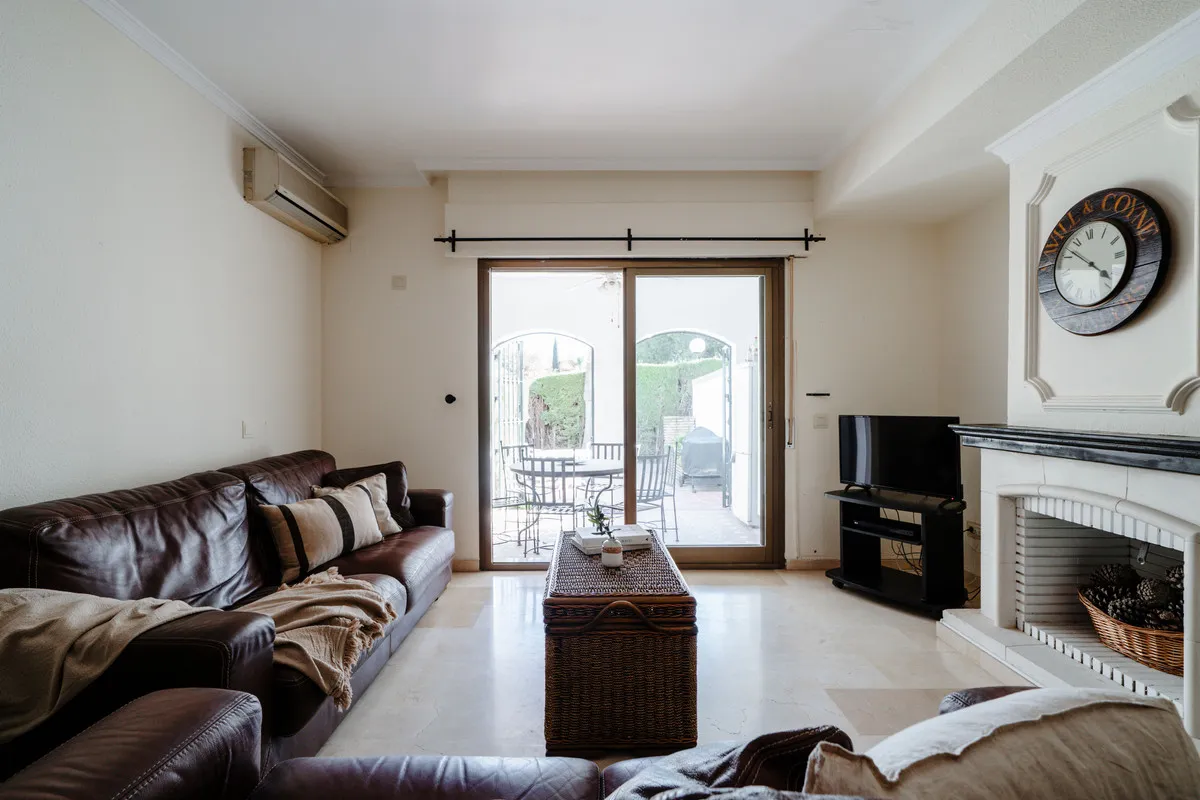 59cffd02-dc6d-41af-a29a-54d82e950bfd