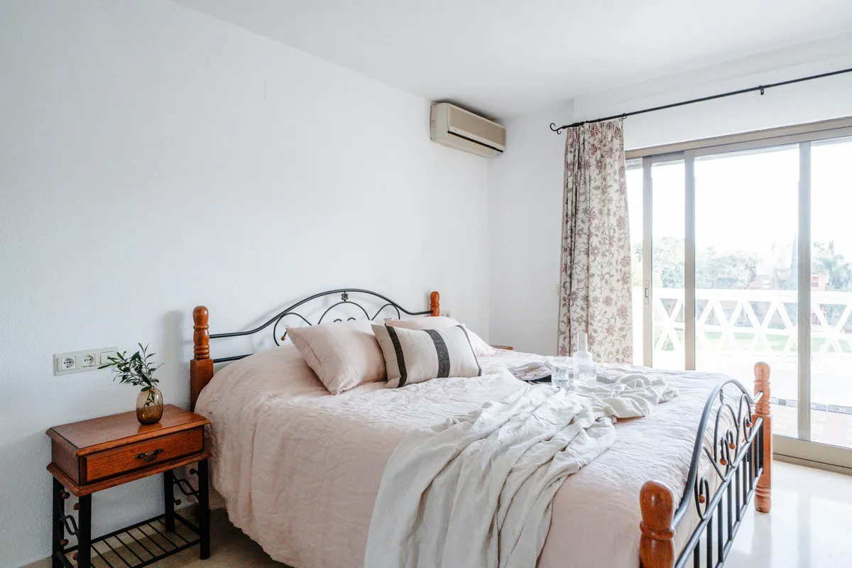 6930564e-979d-4df7-b3c8-e2dbc20201cd