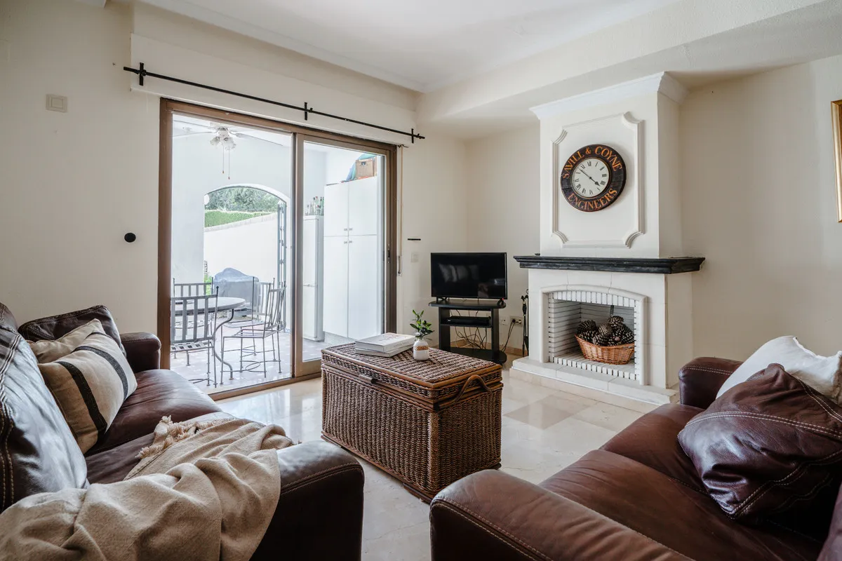 84683b20-06bd-4355-8878-8855c6885a25