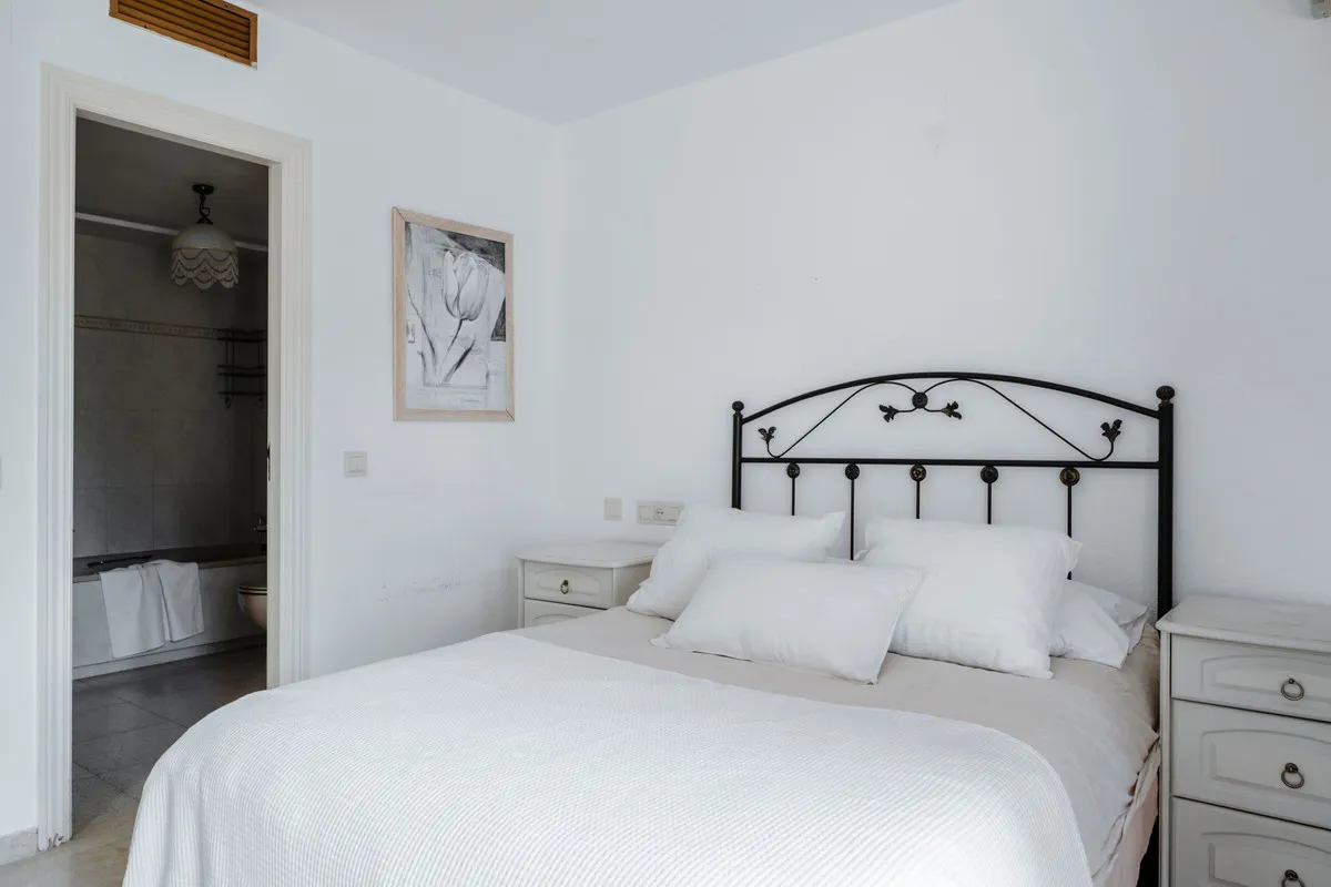 bdfd9c8d-9f0c-41e8-9deb-b8dc51e6d9b5