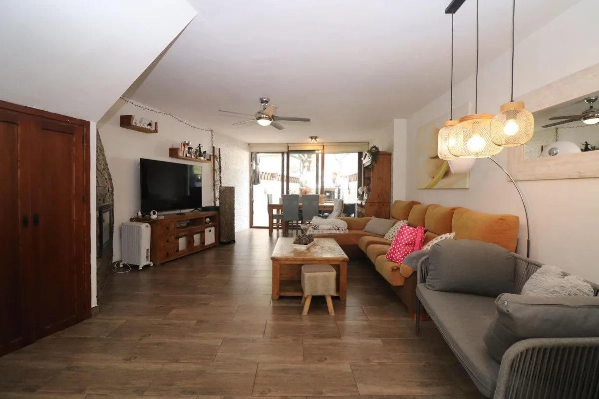 4a1d6ffe-6011-4d53-ae3e-31c7a62b46d5