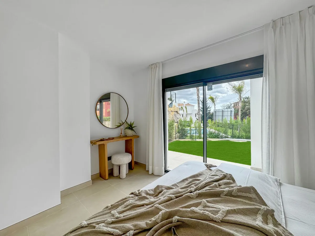 77209685-1f13-42aa-b2a1-ef4d56990f6d