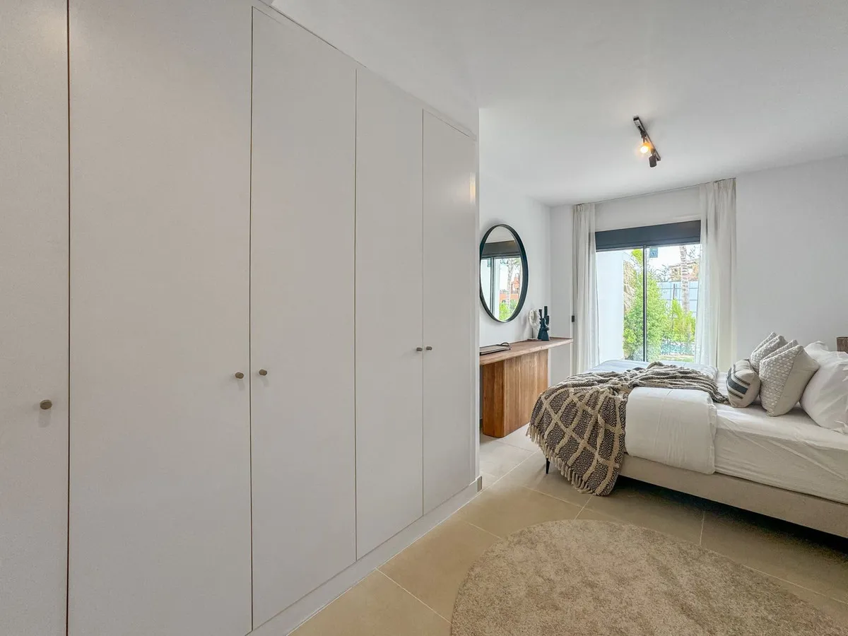 9ca5f999-0033-4c8e-a8da-575c78c53b3a