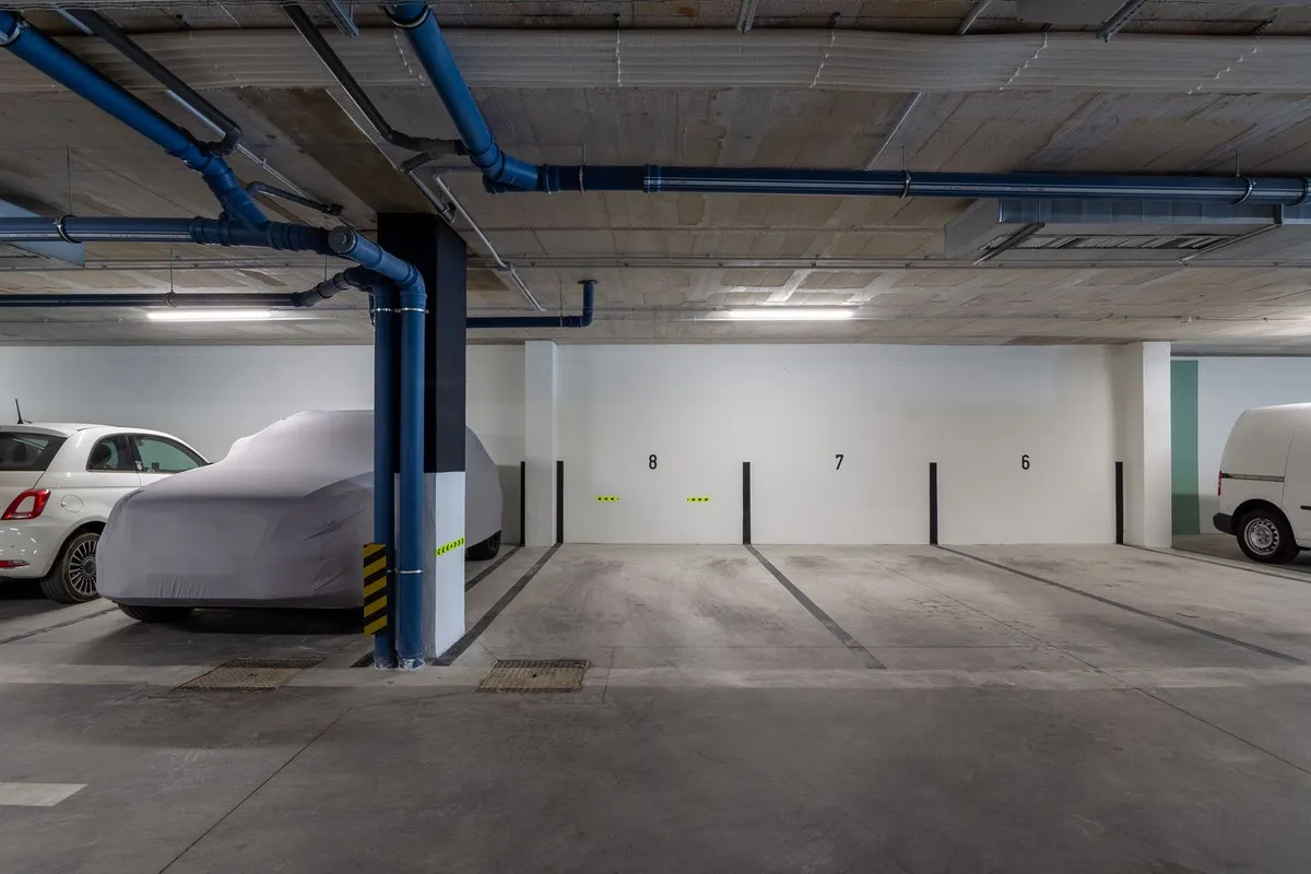 df799093-91d2-4733-a857-8b6e8b2d1149