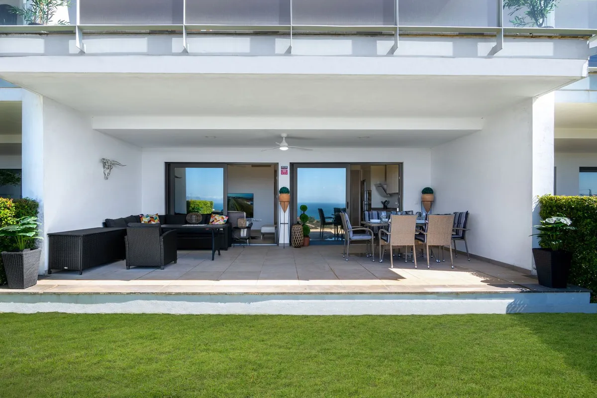 e3a02bc9-3a1d-4755-9fc8-4879357f6e3e