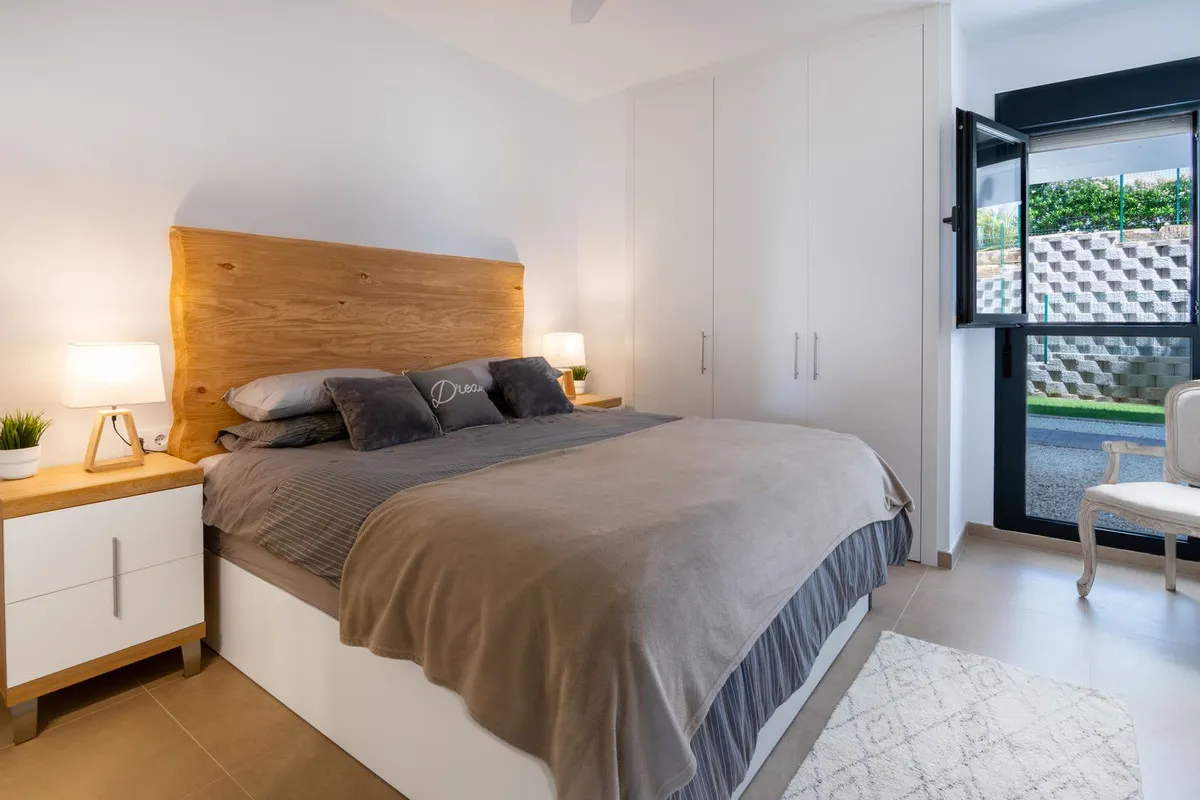 fbc35a8c-423a-4a5d-8b0d-05252ffa5a95