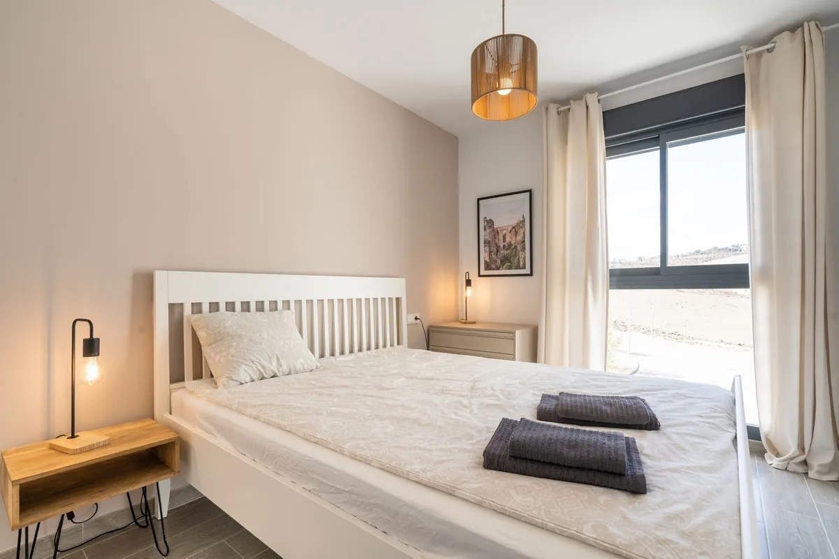 d7c2860e-f364-453b-980b-d2b314a2d46b