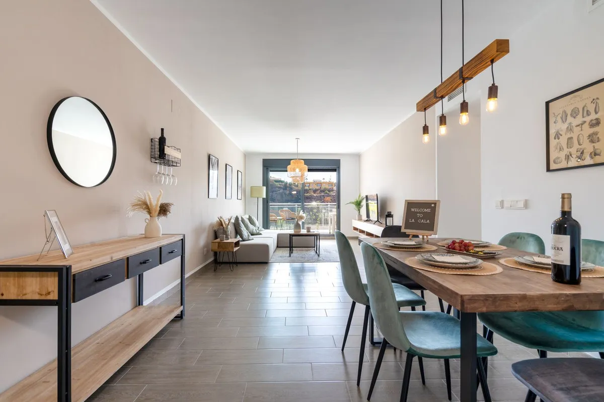 f7afdfbc-37fd-4f7d-926c-e0470a38f517