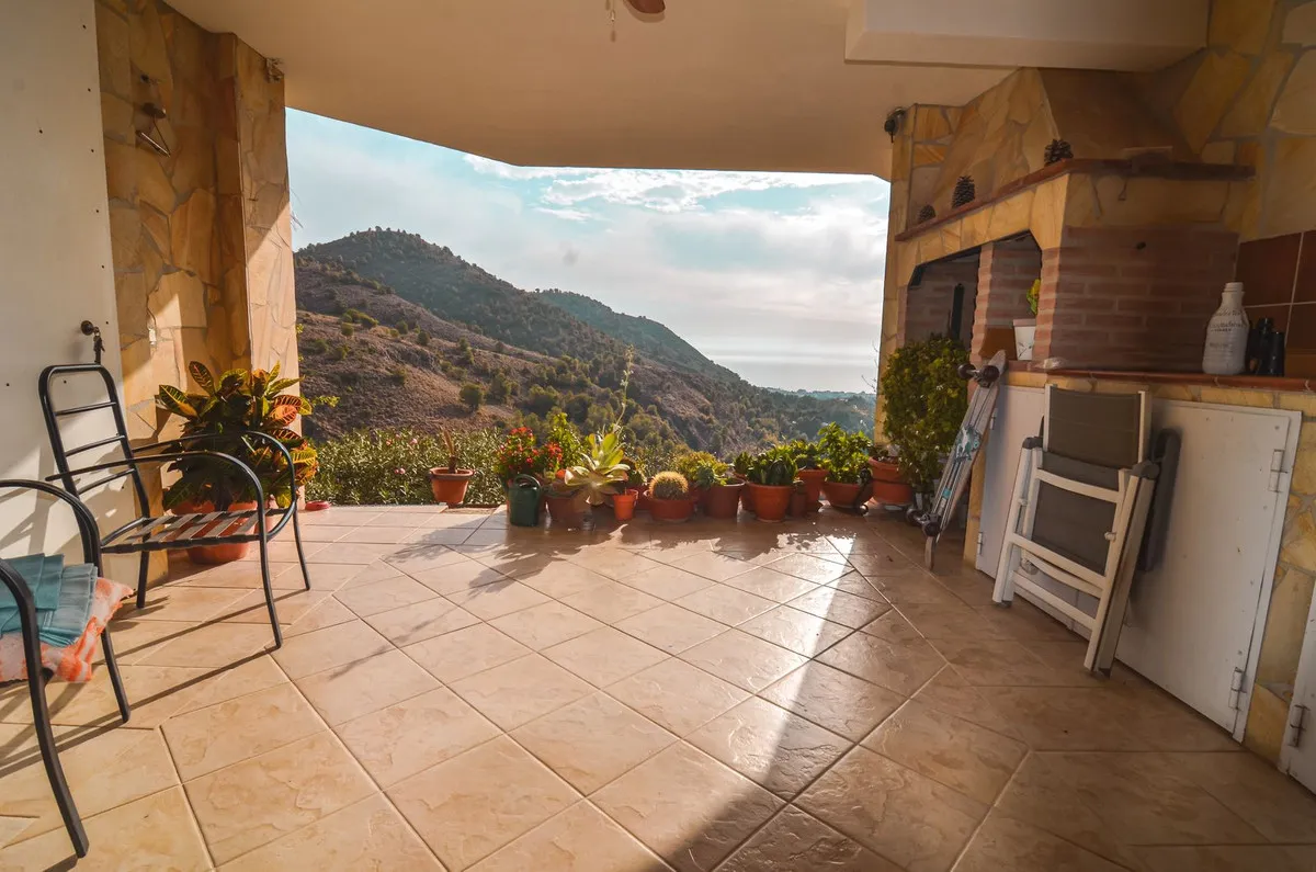 f401a864-a25b-49a7-9baa-5184de80e908