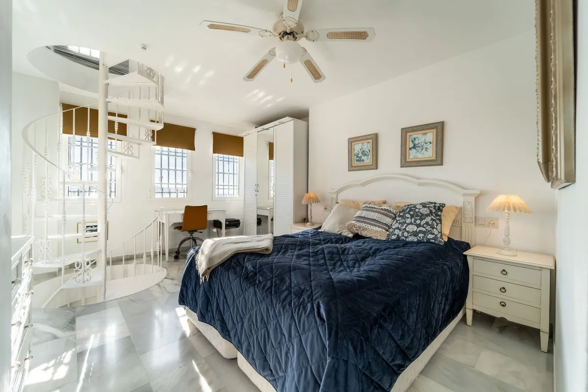 53d9dbfe-a48c-4205-961a-a3d90735881a