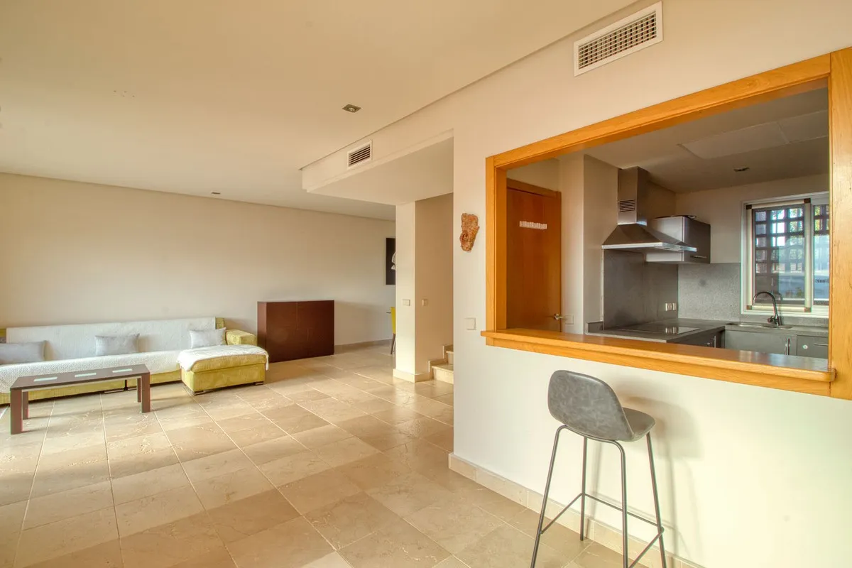 075eee05-cf03-4ad1-bb2e-f1e018841979