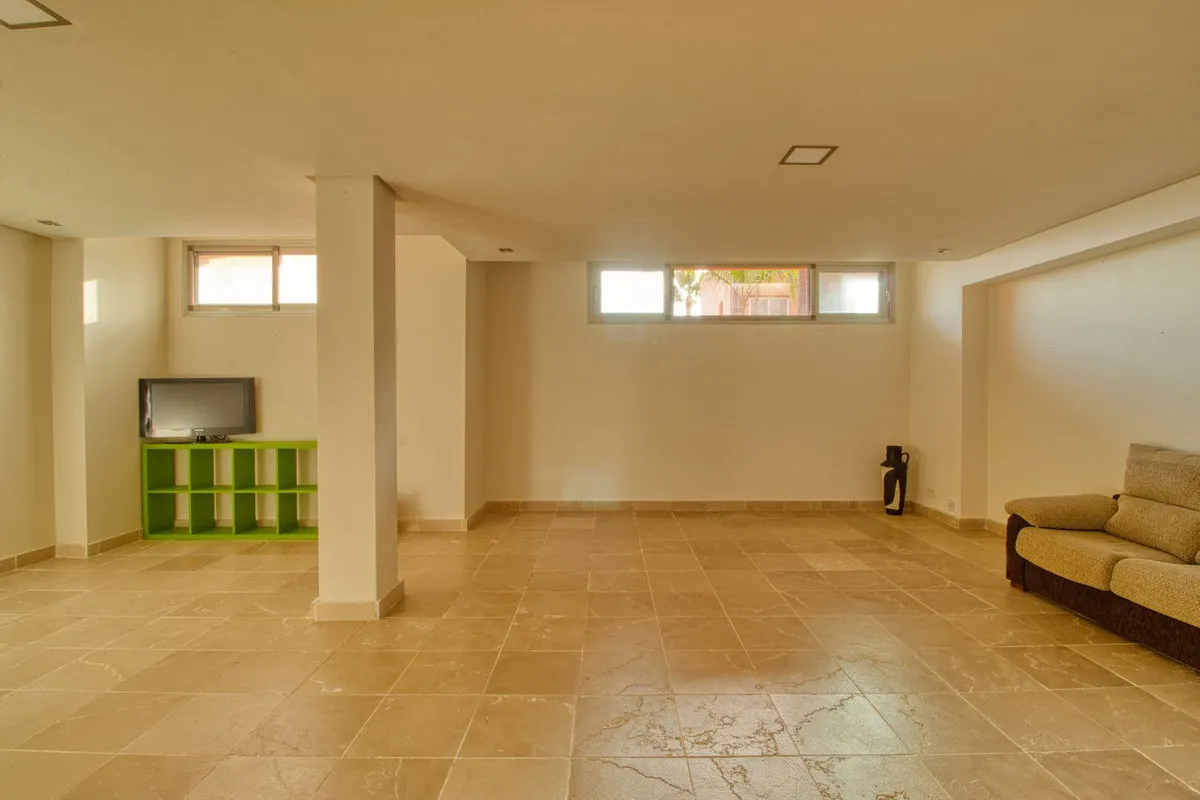 195f2a9f-0e47-462b-ac23-a83e9731b39b