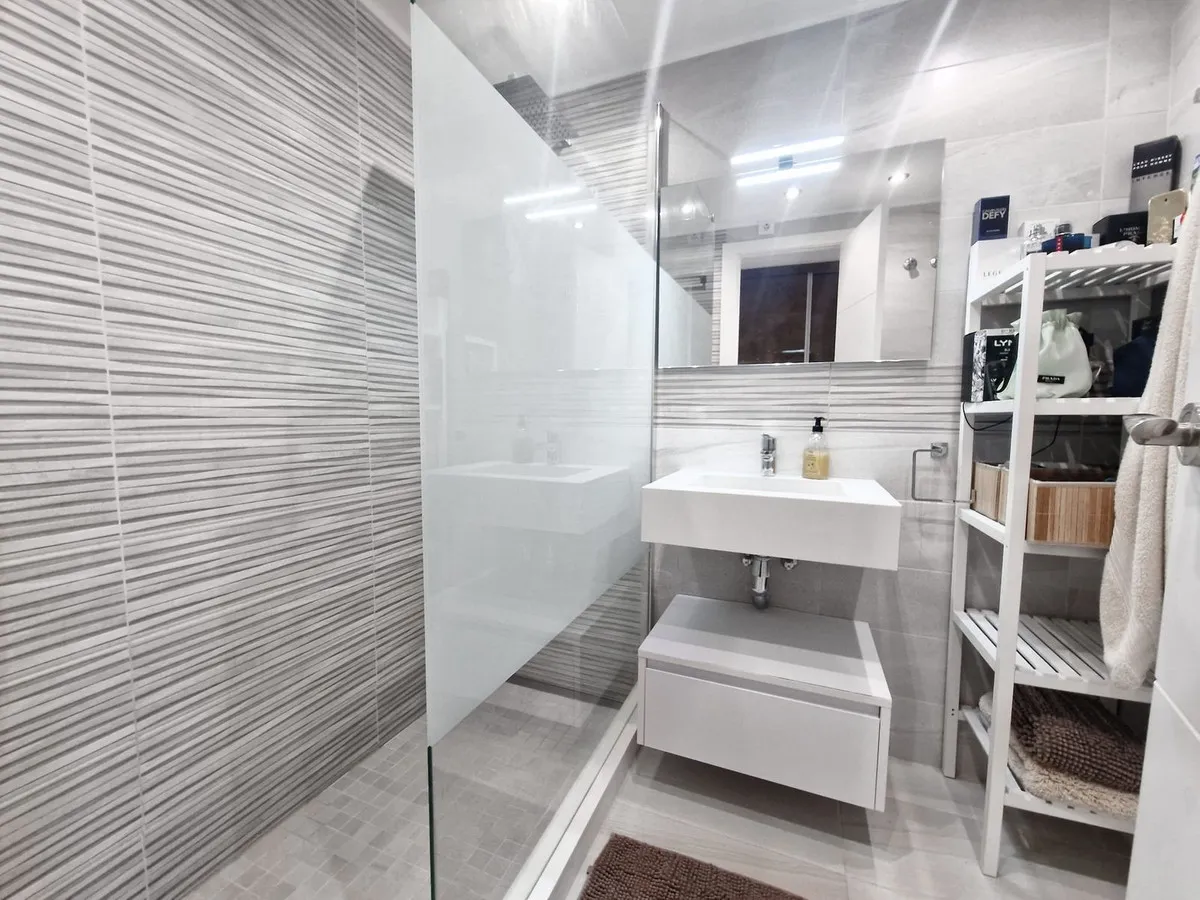 989b48d7-5f4c-48a9-86b7-c2999b2a2f42