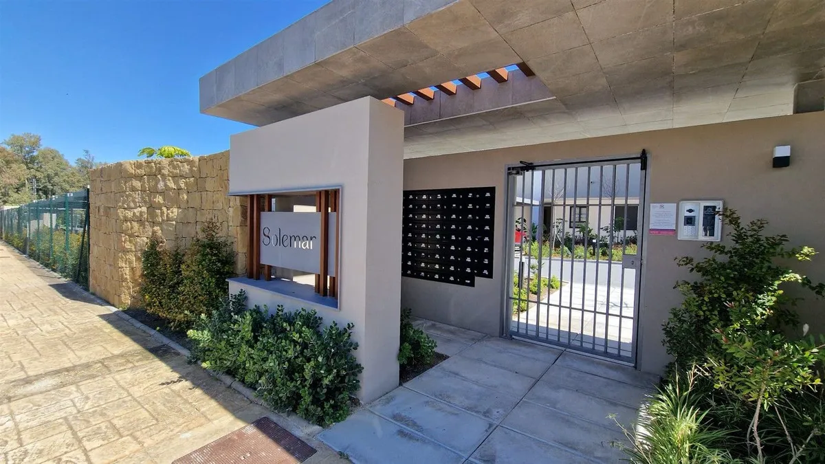 feeab9fc-b164-47c9-b4be-829f92d79bdf