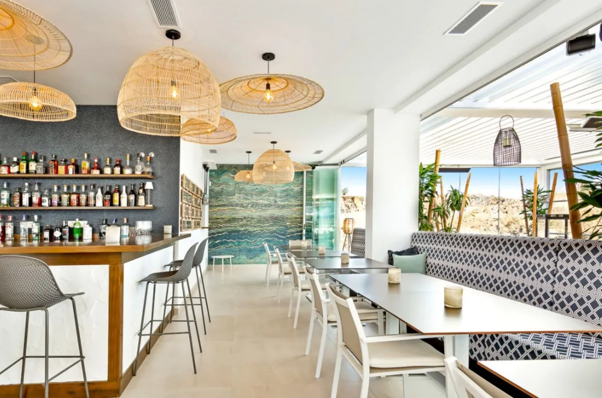 b9f74175-fa44-49a5-b48b-6215e07d4bf7