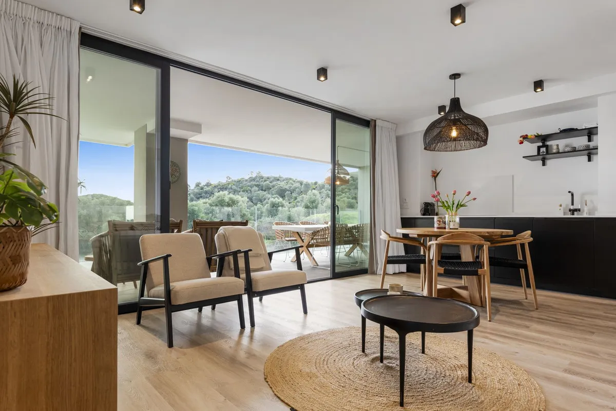 dc4cebec-df4a-40f0-8d8e-bfc9c3009b0c