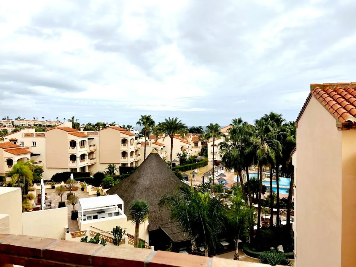 ef9a8b93-9712-468a-95bc-a80f881c3026