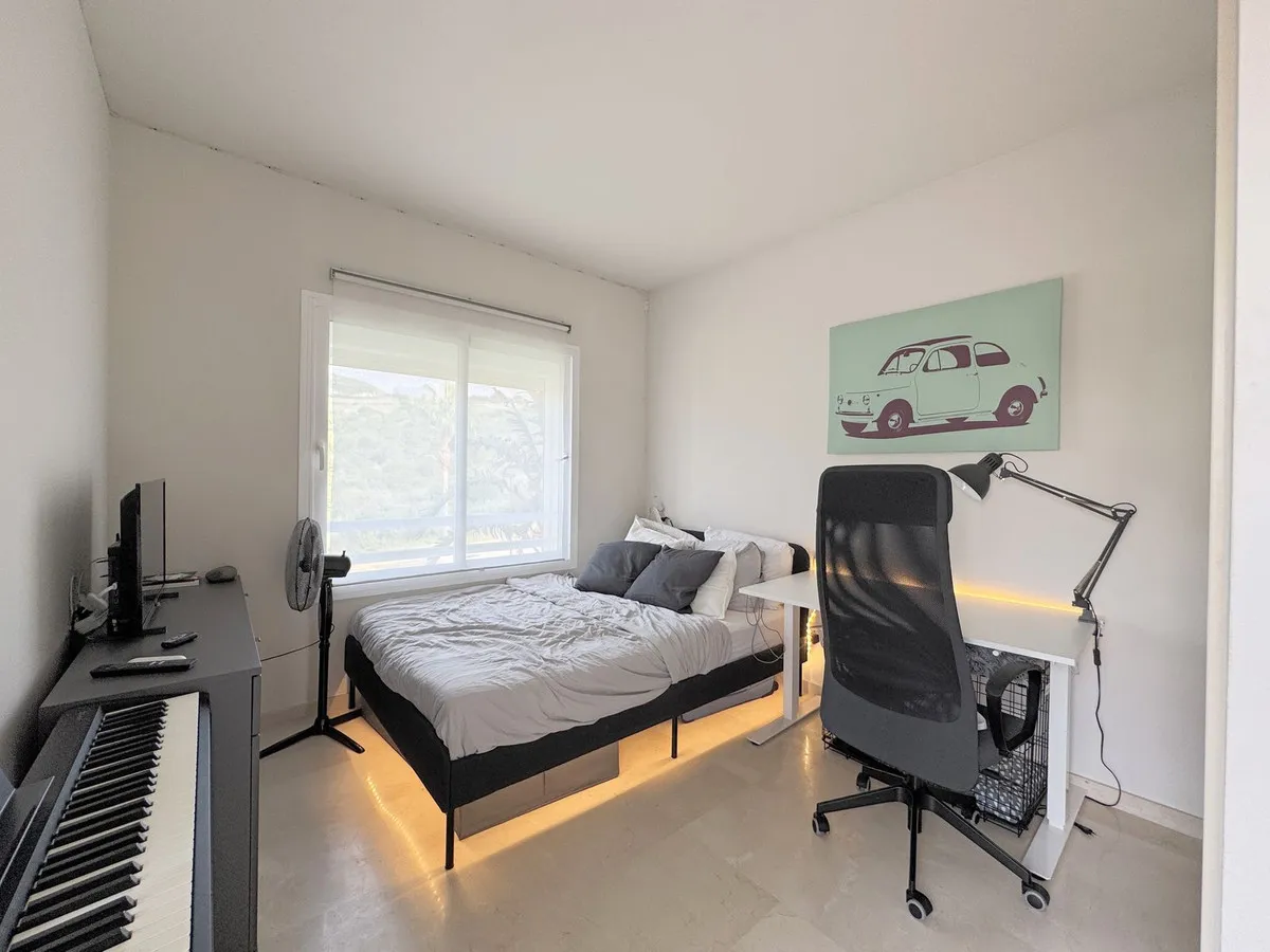 74a6b1c2-c9e2-4956-9b81-3f6a565aef78