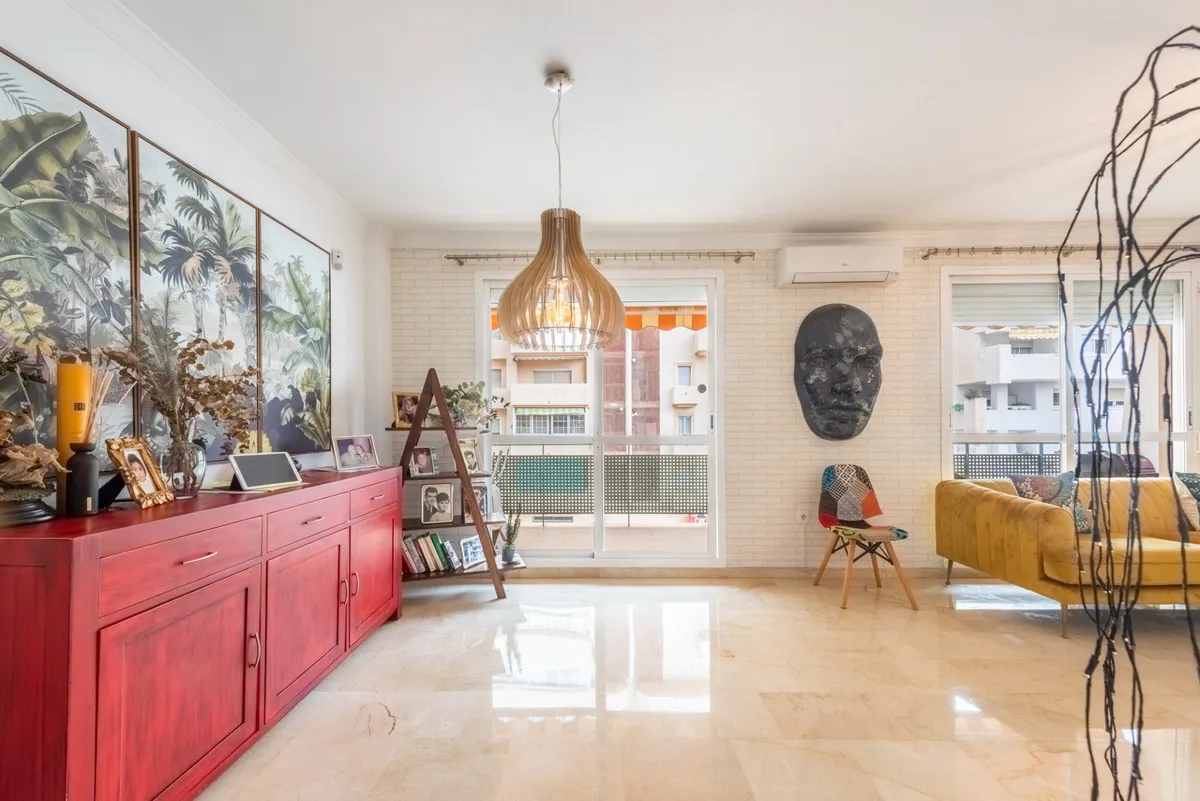 9b841d37-9af8-4d9b-9500-b1a86ca71d1f