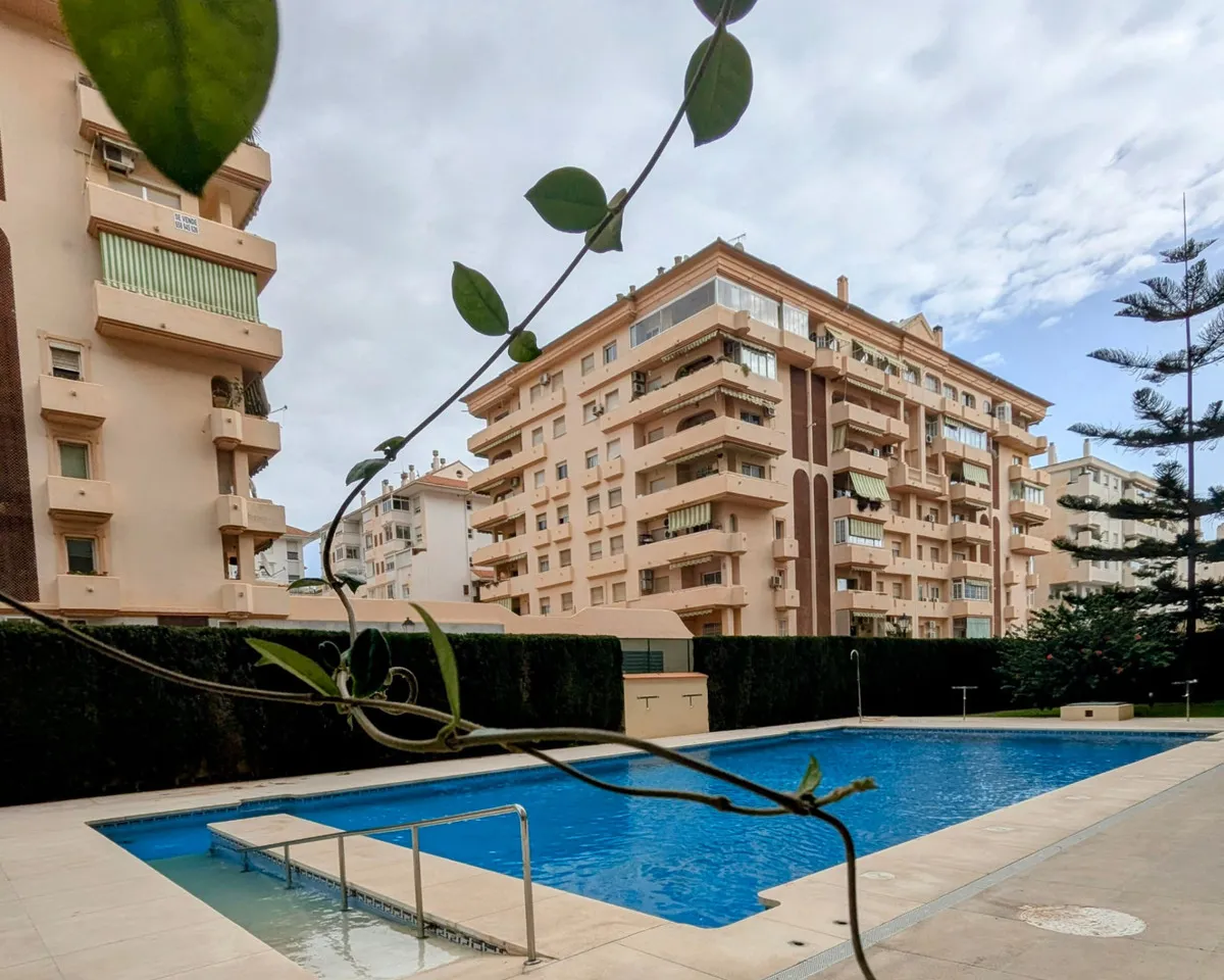 a77658bc-d7cf-4a94-8514-592b34fc3f04