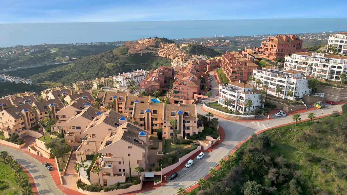 2b63a8ce-8532-4934-989d-b64fbf6c51ba