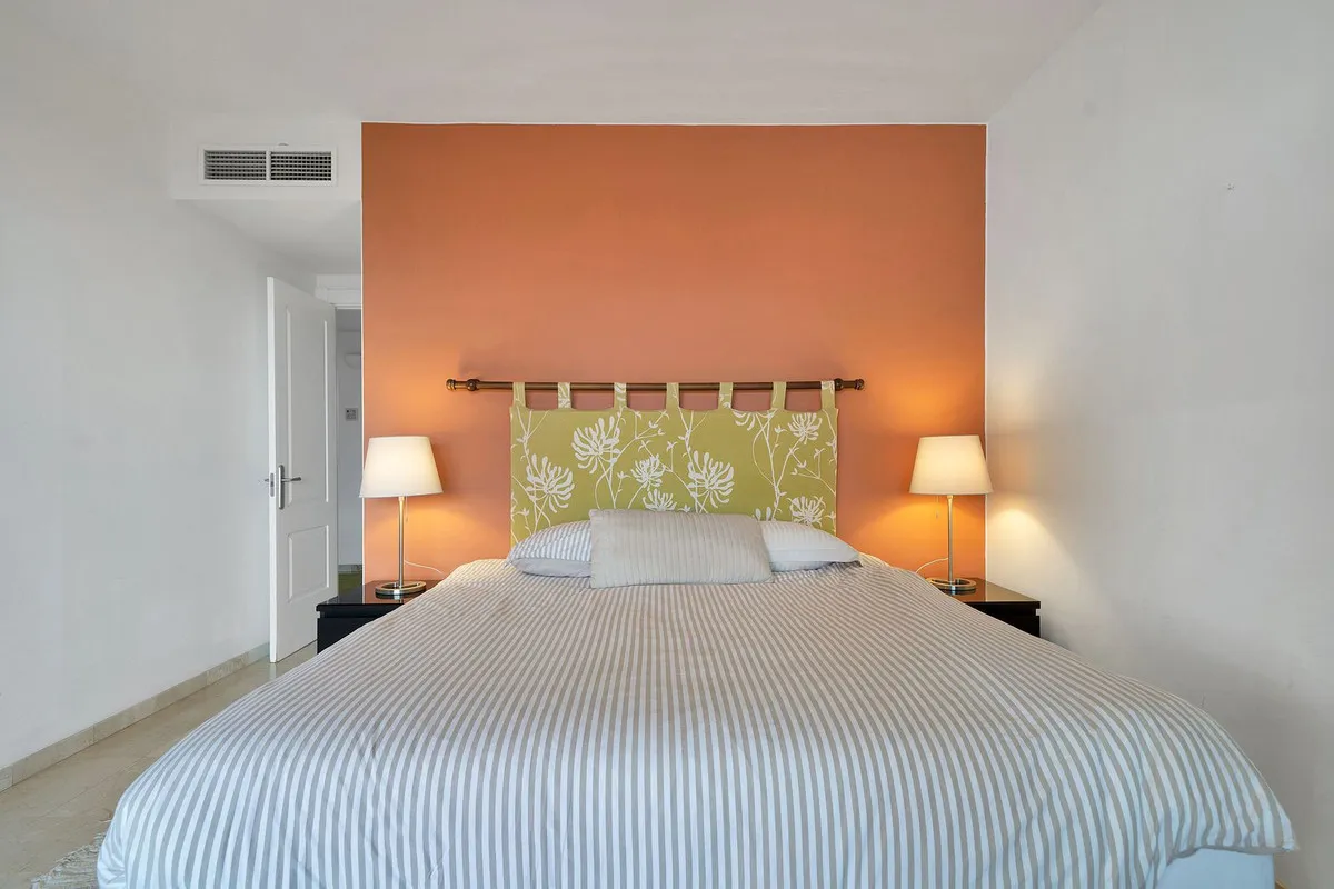 db05219d-6d2a-4102-ae6c-a06c8139cf8d