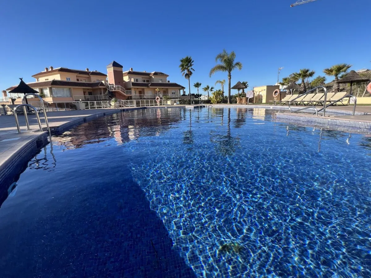 c93bc443-dbd3-4d9f-abb2-2618b484f15e