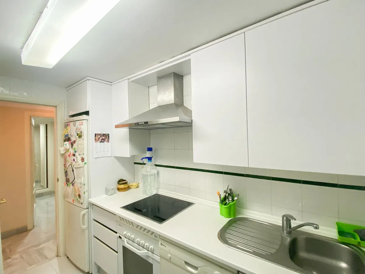 d9c678aa-fadb-4ed9-b086-defc6727e176