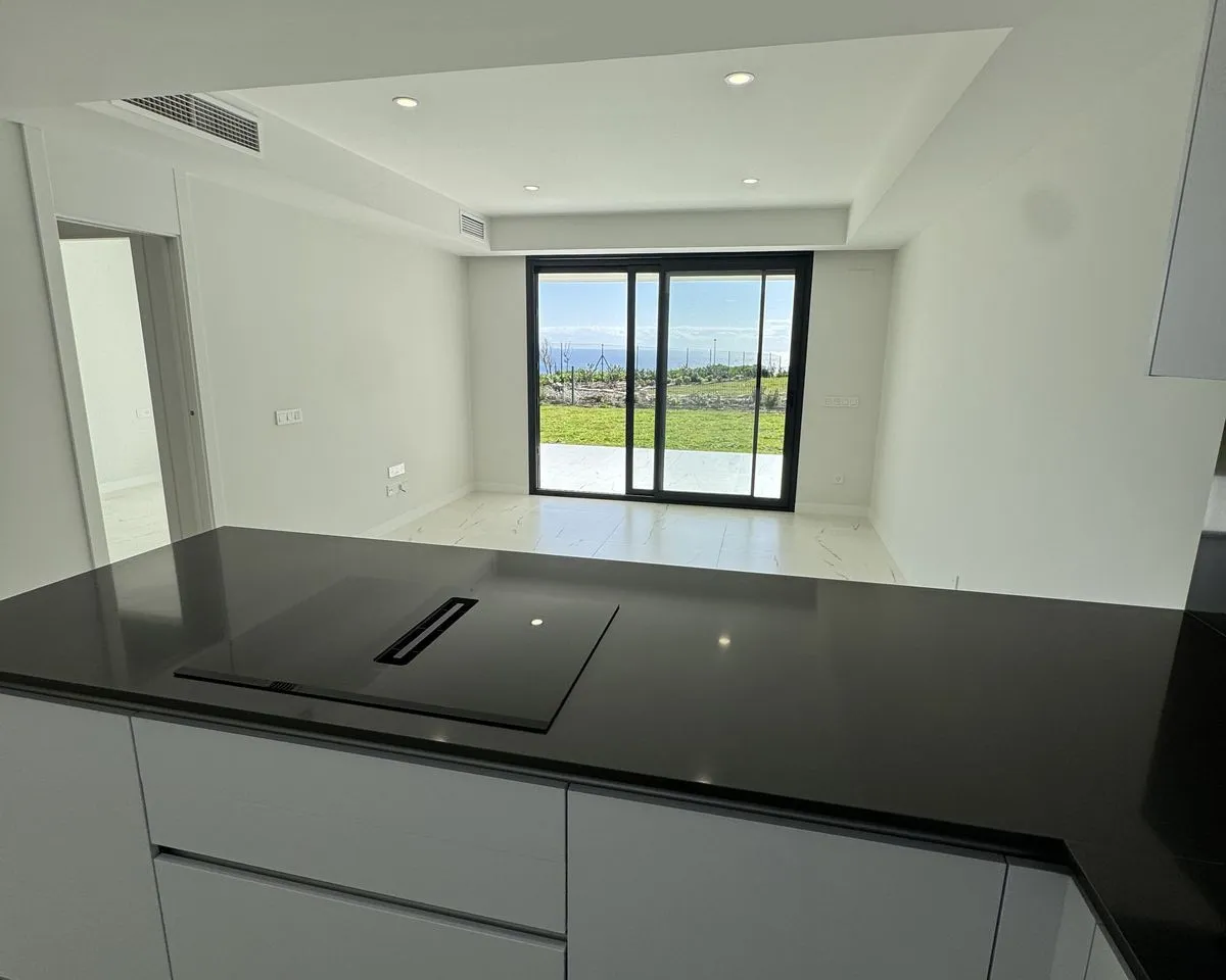 651ee0cf-b59f-4efc-b3d7-2daf66d0d995