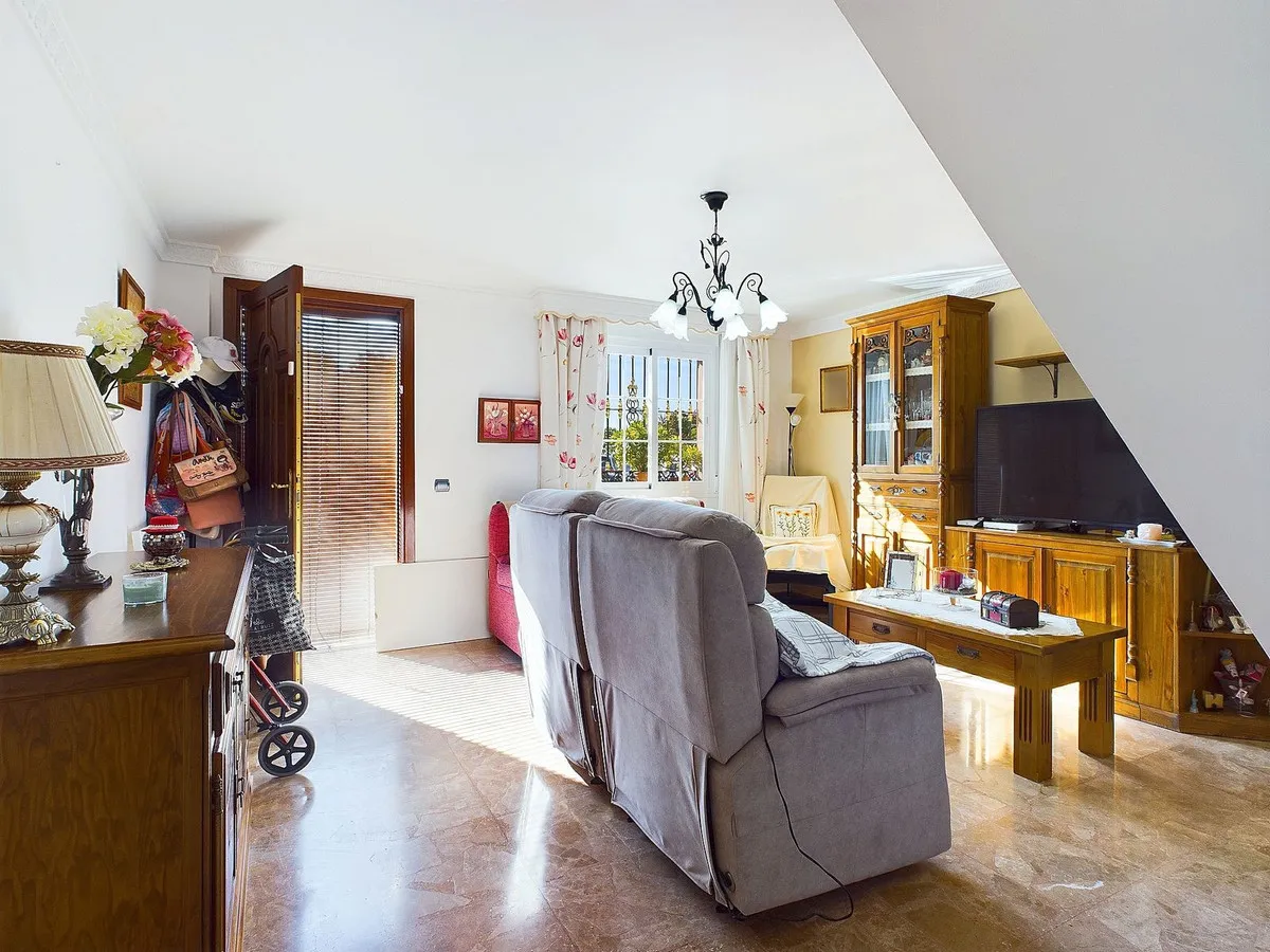 d9d700f1-b3b8-47b3-97de-a5abf9346771