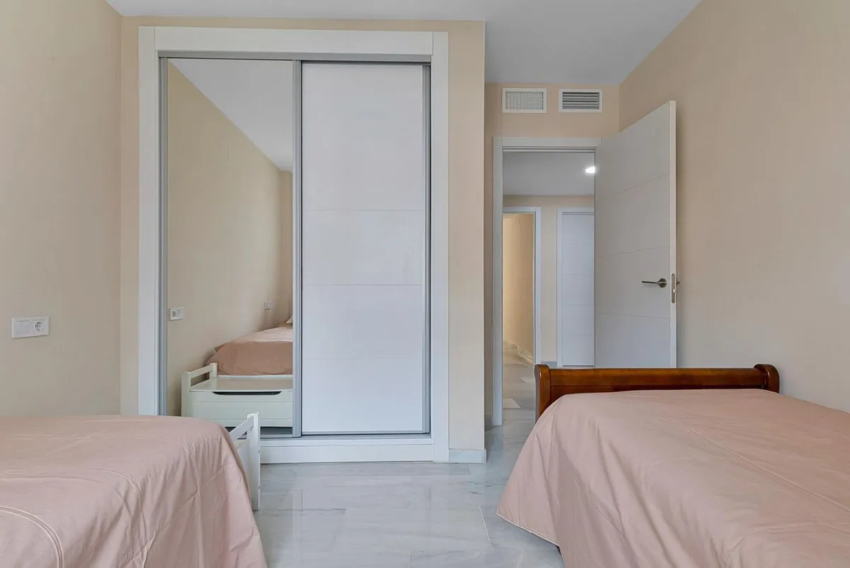 8093768c-4c6f-4fd2-b0df-34f9994128d9