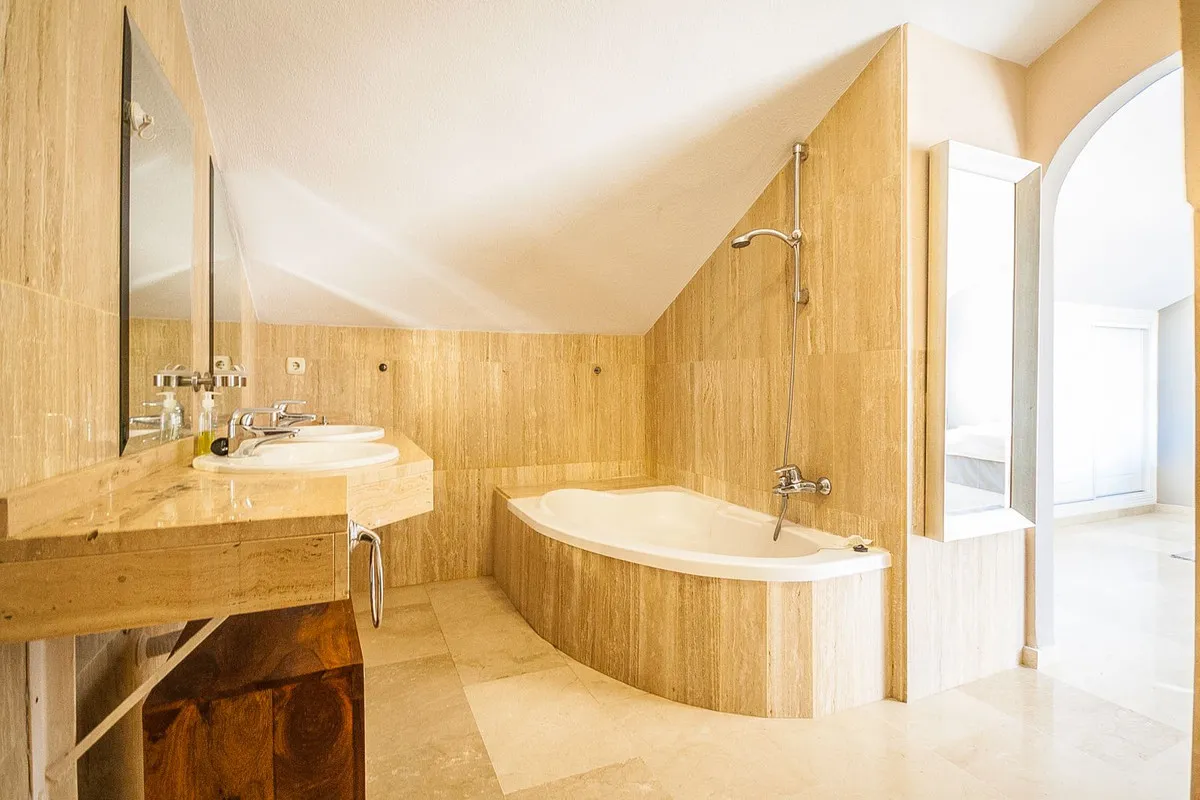 a33cd6fb-2df5-4223-89fb-91e5aec1b810