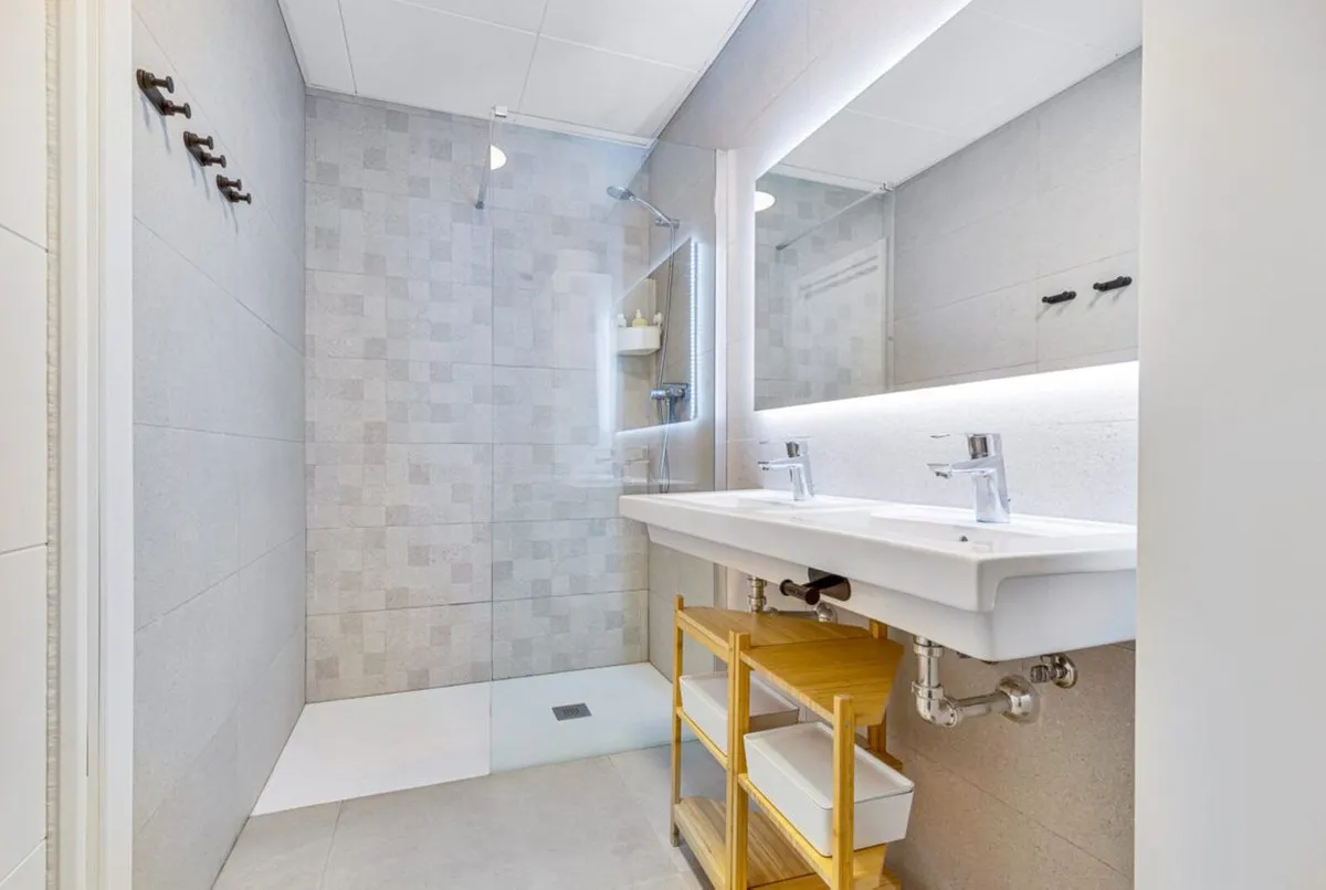 891f50a0-41ae-48da-81f2-3233d5a8945e