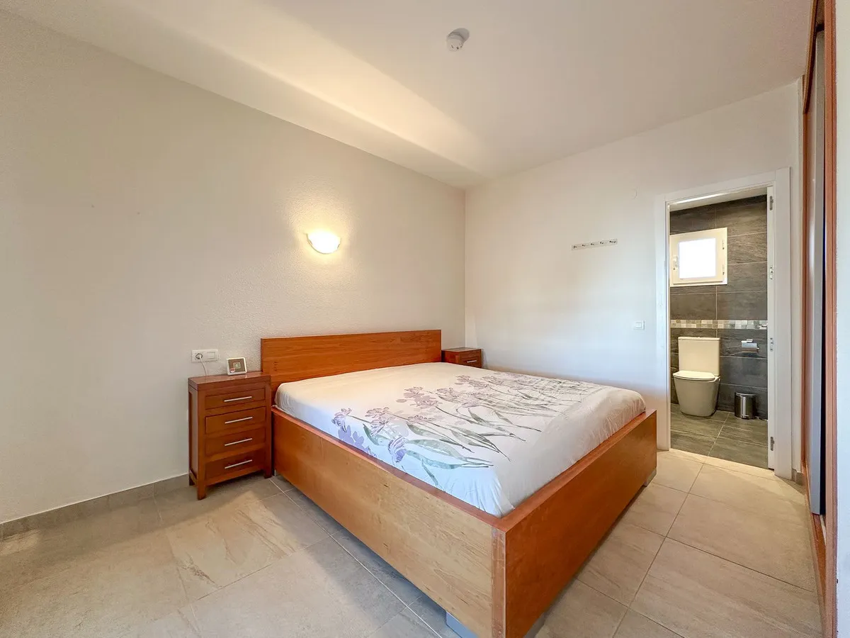 1f0494c0-ea1c-40d7-8f5c-680b75f28c54