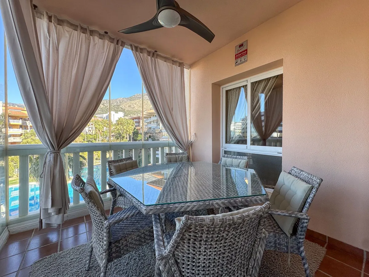 270d486e-69c2-41e9-a3b9-18d38042ab55