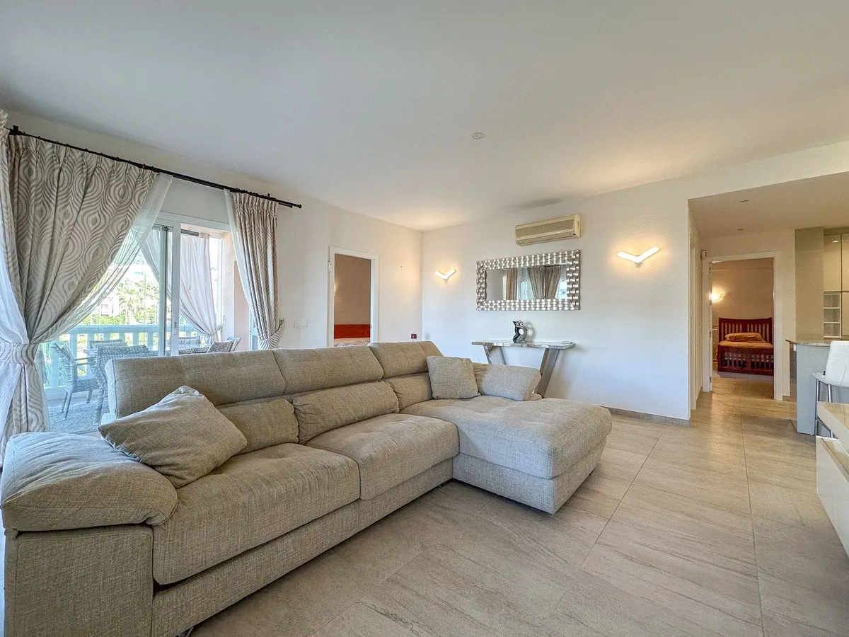 8870d27f-6aaa-4f3c-9f6f-484d70705951