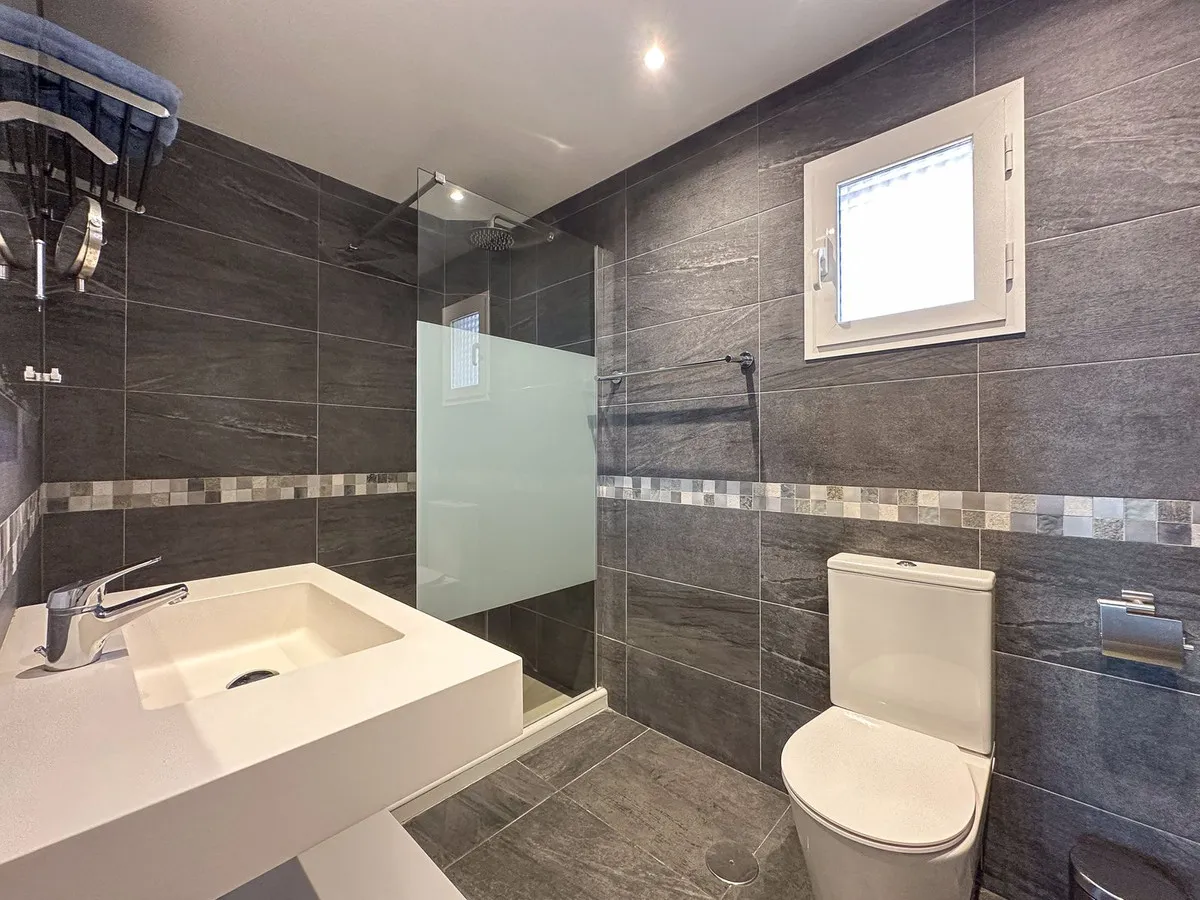 f2bbbb5a-3ba5-42cf-b653-7b994926f393