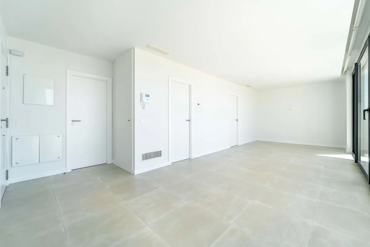 cb7d97ab-e364-4b12-b8bd-8a2aac093a40