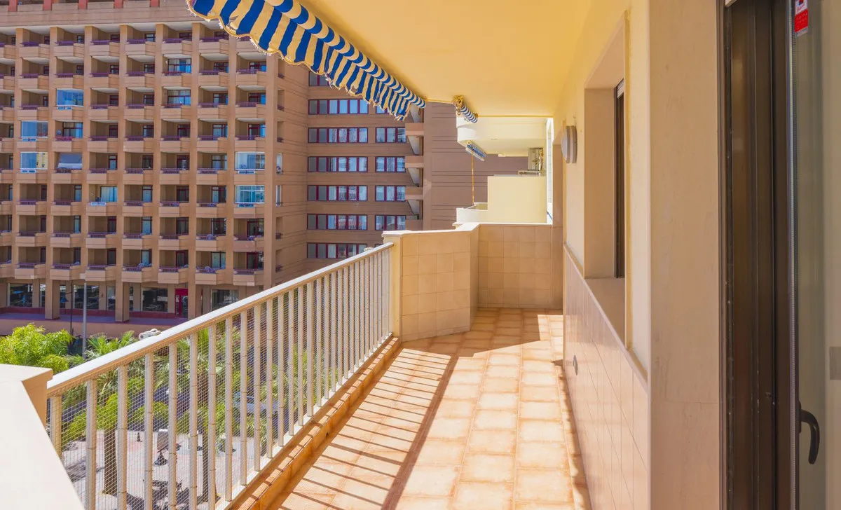 965d8772-31c2-4ddf-aa3f-ff3fde1b4f5b