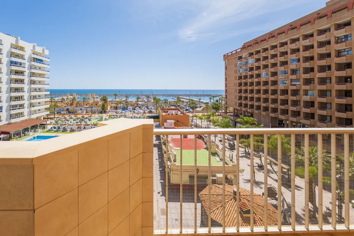 fbd859fa-87cb-4b0f-8fee-cb76754e4c72