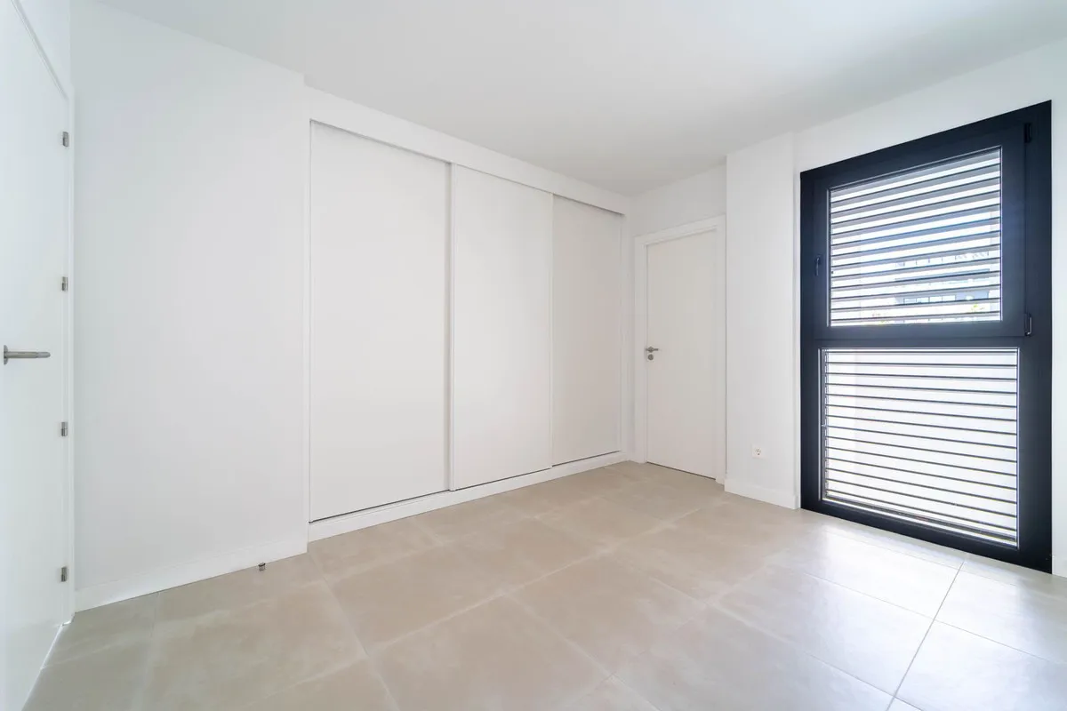 2ff08ae2-2802-4d3a-bddf-88e600f13a2c