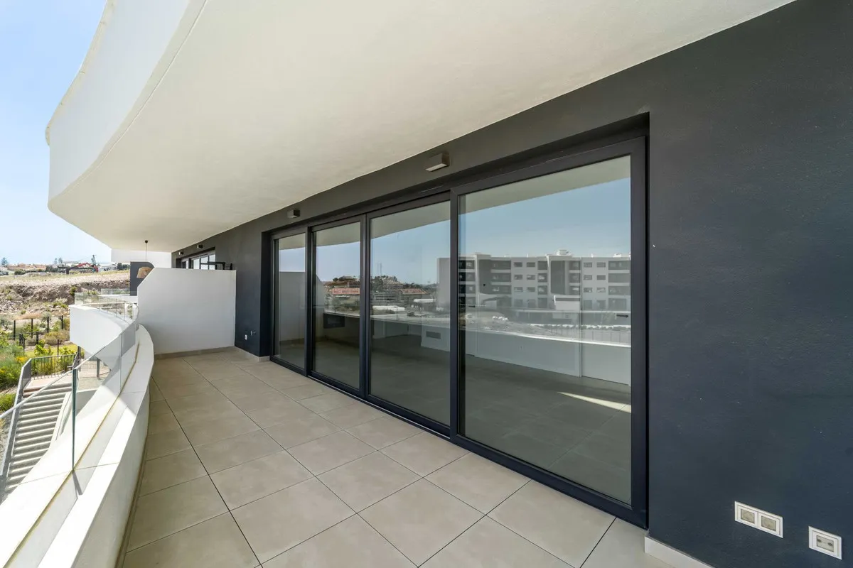 d0ee9143-ef9c-435a-a833-94c4de4bdaf4