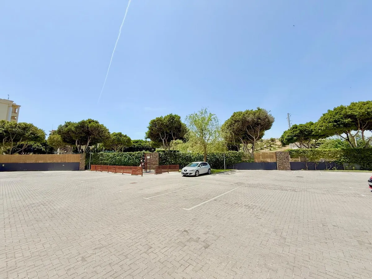 67a8cad0-c88c-4282-9f0a-79f0f9b9d3d6