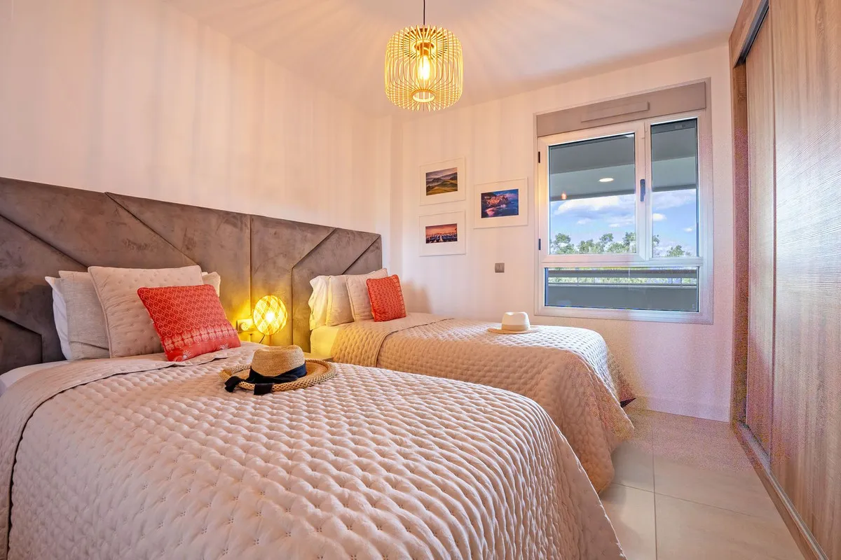 381ba0f8-b7a9-4840-968e-48b42cb962d2