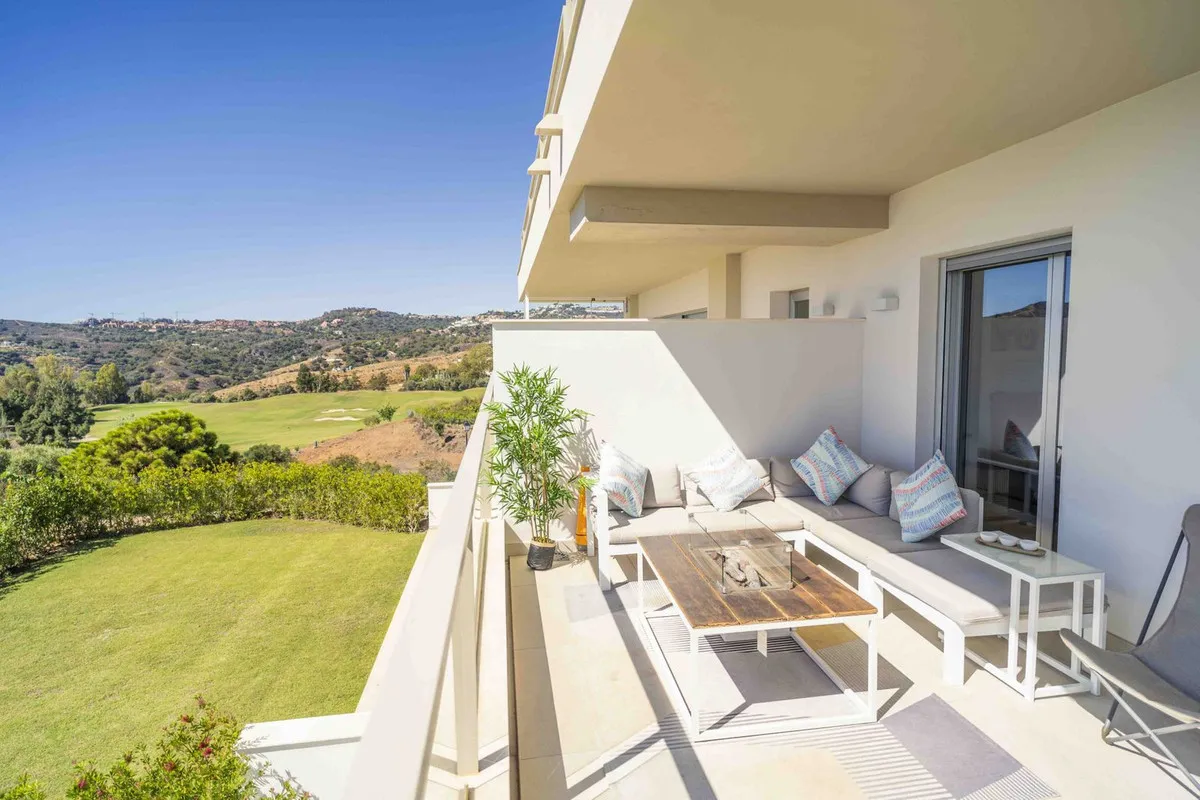 5ffb102e-1a98-4f4c-bb5d-590087bfbb50